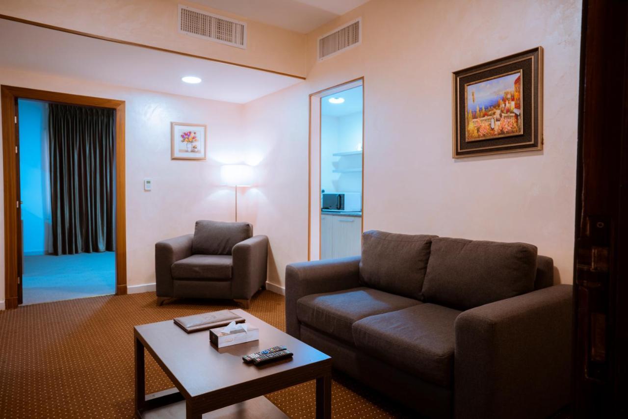 Rawa Hotel Suites Аман Екстериор снимка