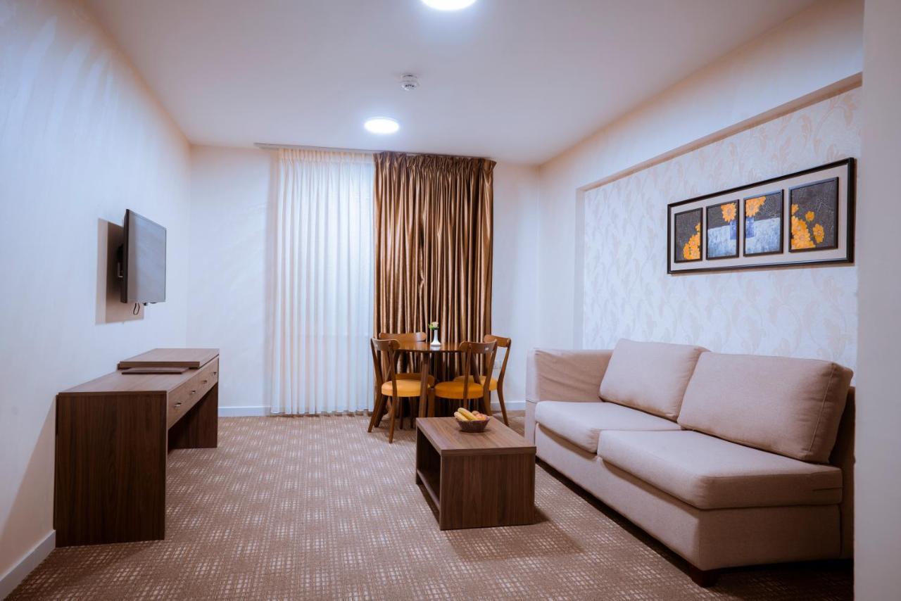 Rawa Hotel Suites Аман Екстериор снимка