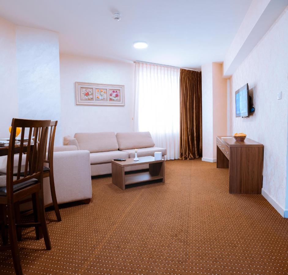 Rawa Hotel Suites Аман Екстериор снимка