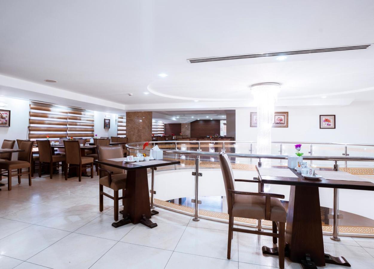 Rawa Hotel Suites Аман Екстериор снимка