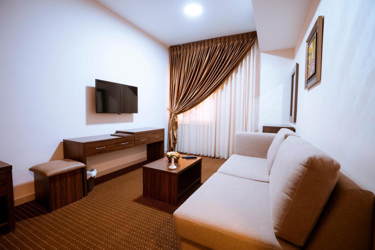 Rawa Hotel Suites Аман Екстериор снимка